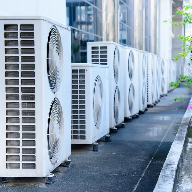 ventiladores de aiure acondicionado y ventilzacion en exterior